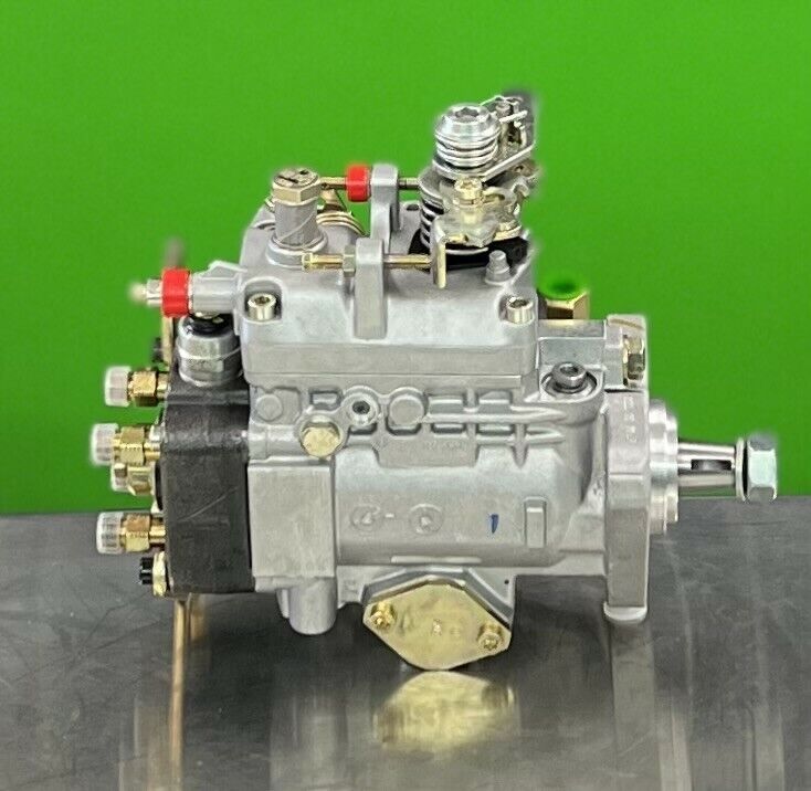 Bosch 0460424074 fuel injection pump rear mounting face view for Cummins 3.9L diesel engine
