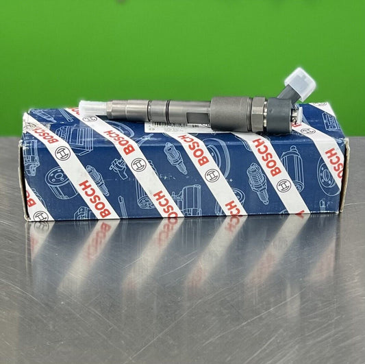 BRAND NEW GENUINE BOSCH FUEL INJECTOR For YANMAR ENGINE 129A00-53100  JOHN DEERE TRACTOR 4044M 4TNV88V - Express Diesel USA