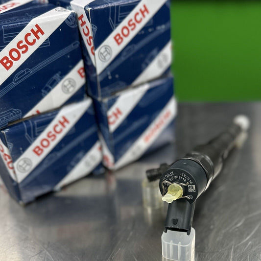 BRAND NEW GENUINE BOSCH FUEL INJECTOR SET of 4 For DEUTZ KHD TCD3.6L4  04123831 - Express Diesel USA