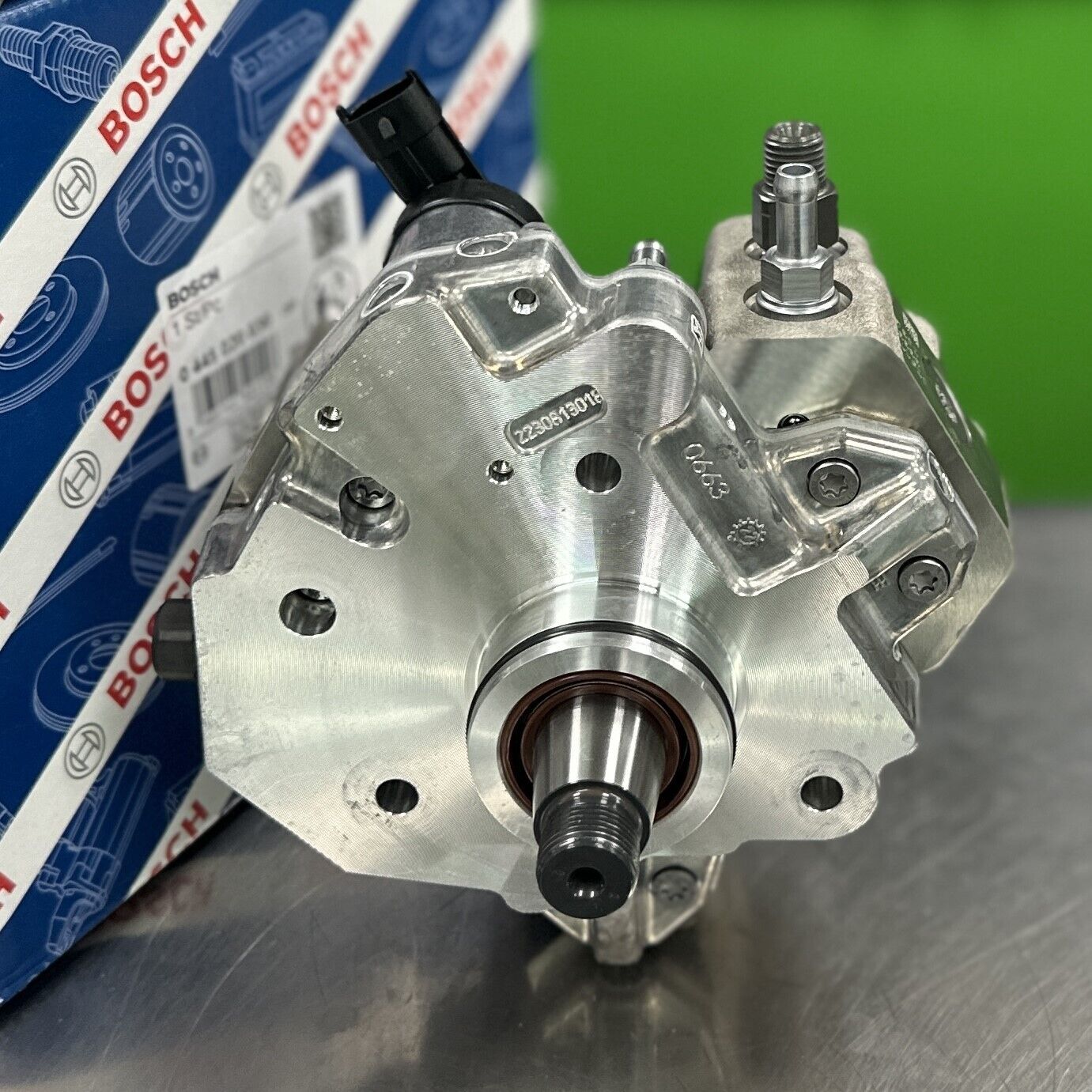 New Bosch Fuel Injection Pump For 04��-05 CHEVY GMC DURAMAX LLY 6.6L 97303762 - Express Diesel USA