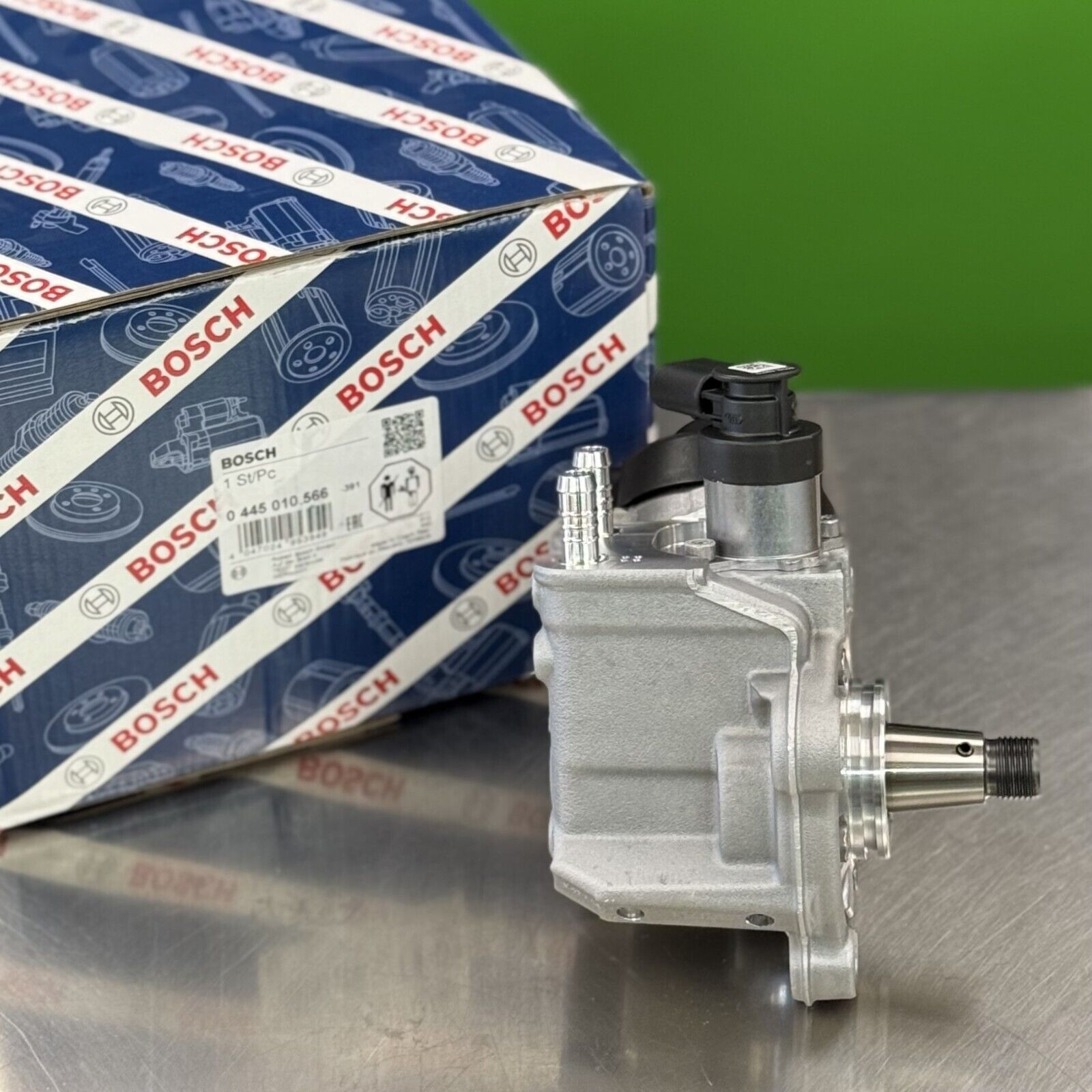 side view bosch high pressure fuel pump 03l130755ab for volkswagen 2.0l diesel engine