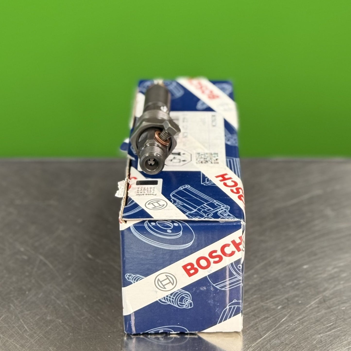 Side view Bosch 0432131626 fuel injector for Case New Holland 4B 4.5L diesel engine