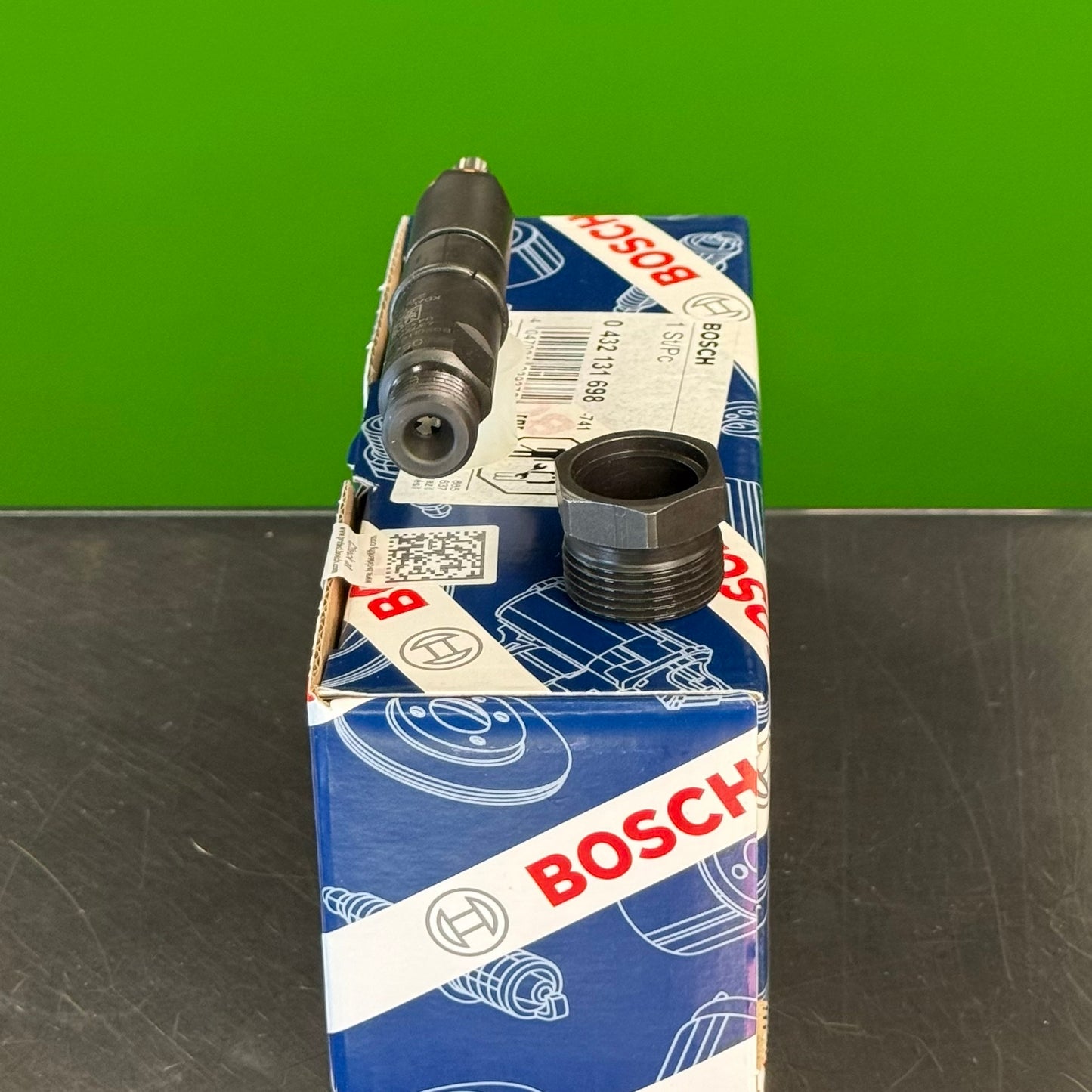 0432131698 bosch fuel injector top view with bosch packaging