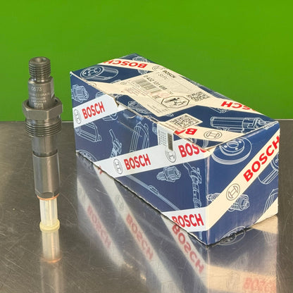 0432131698 bosch fuel injector vertical view with bosch box