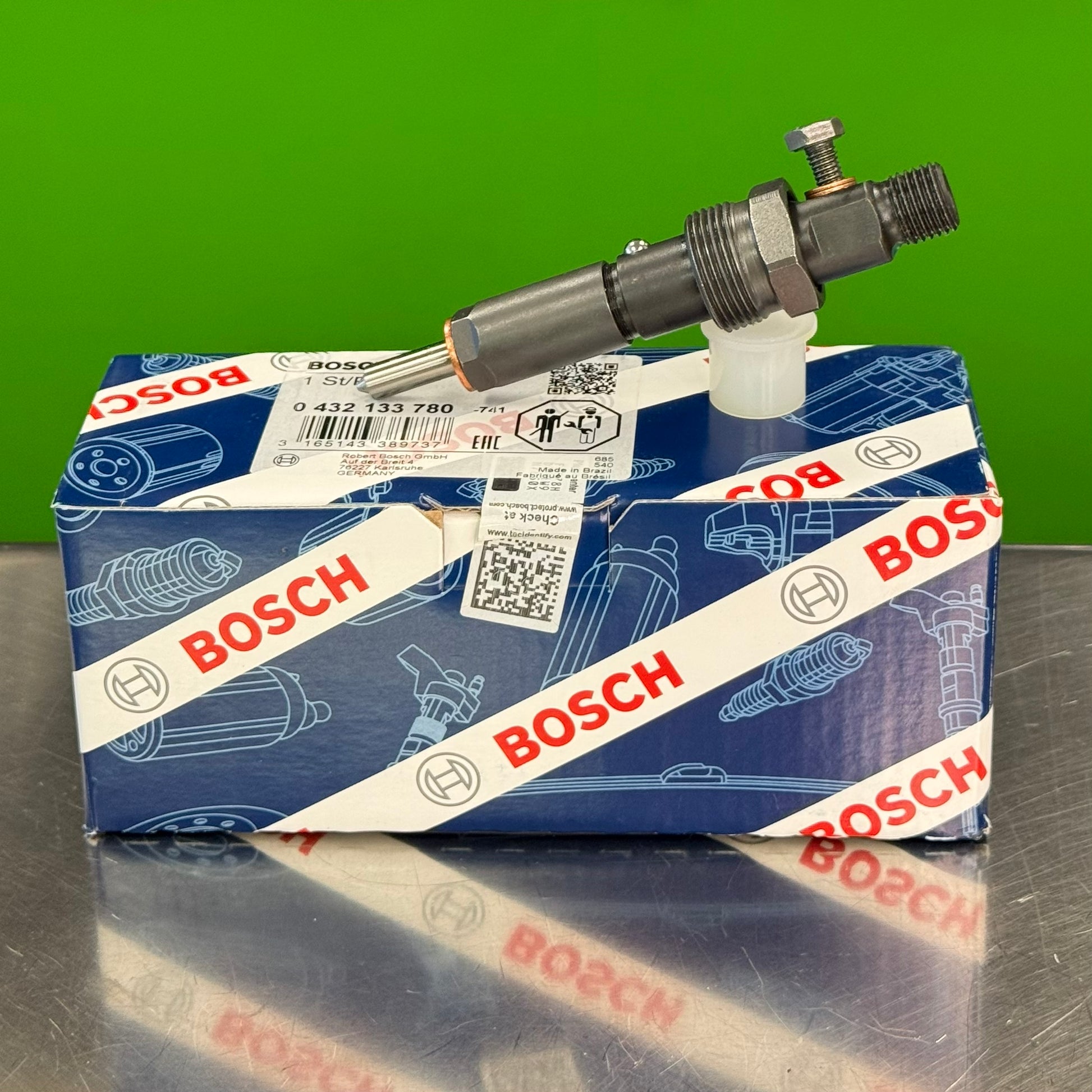 0432133780 bosch fuel injector side view with bosch box
