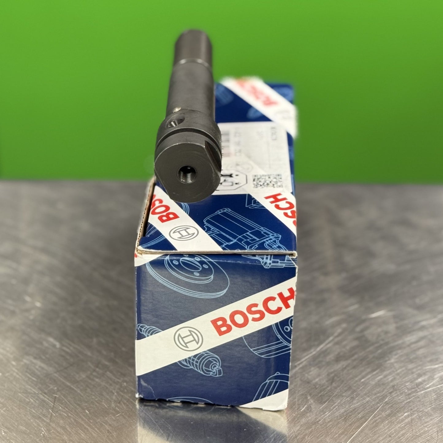0432191283 bosch fuel injector top view with bosch packaging