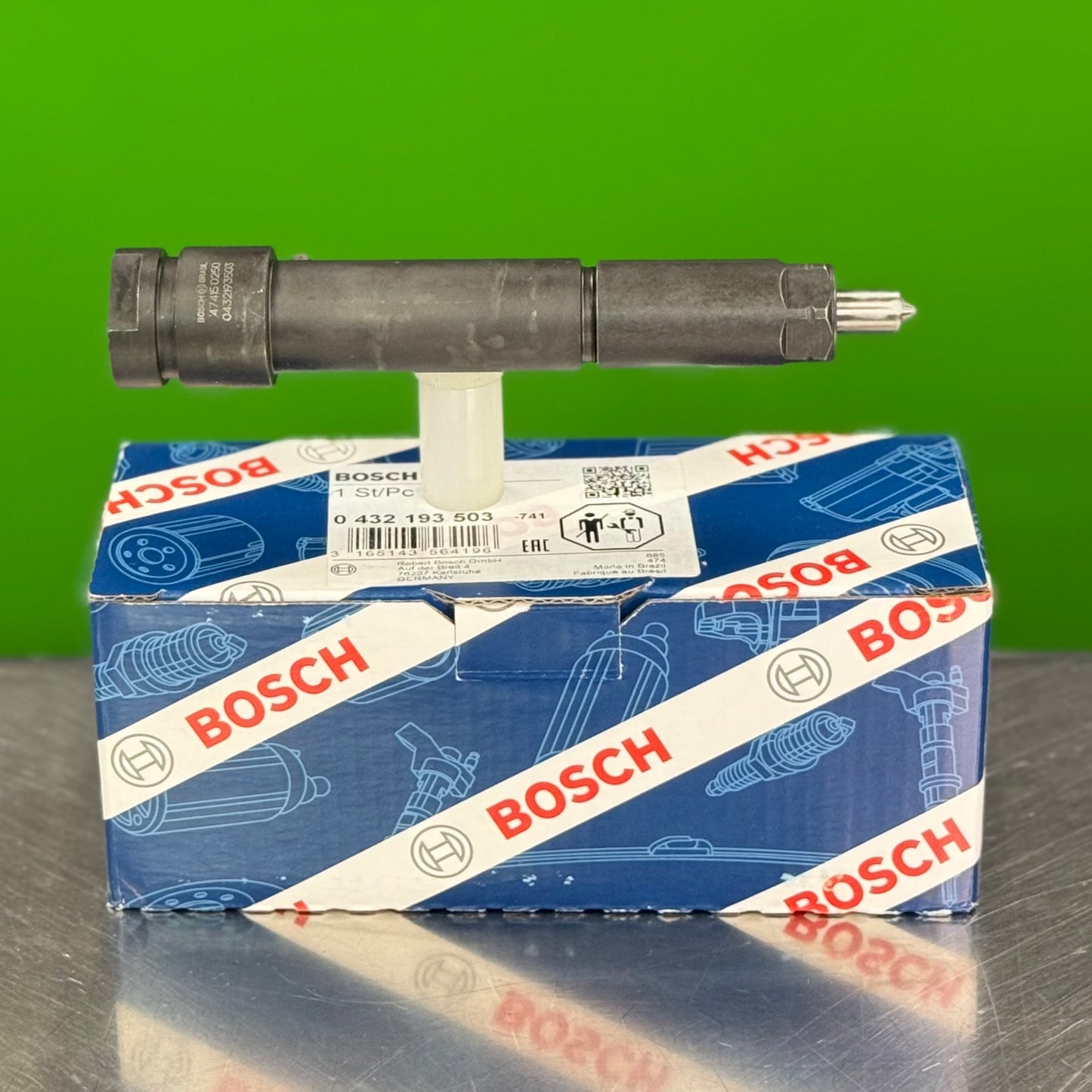 0432193503 bosch fuel injector side view with bosch box