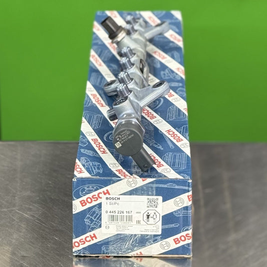 0445226167 bosch fuel rail for ram 6.7l cummins diesel engine 5348915 68447760aa oem replacement main view