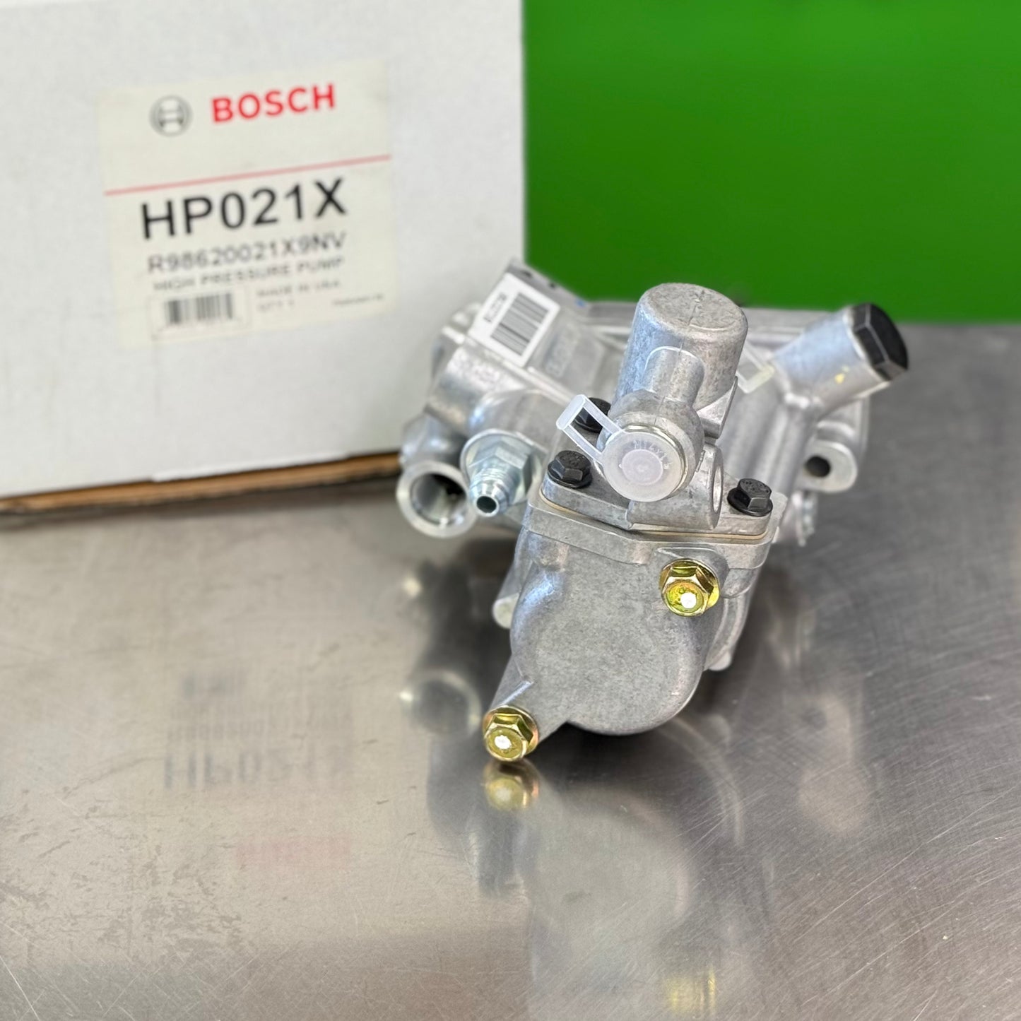 New Bosch High Pressure Oil Pump For Navistar Dt466E 175-230Hp  1825681C9 Hp021X
