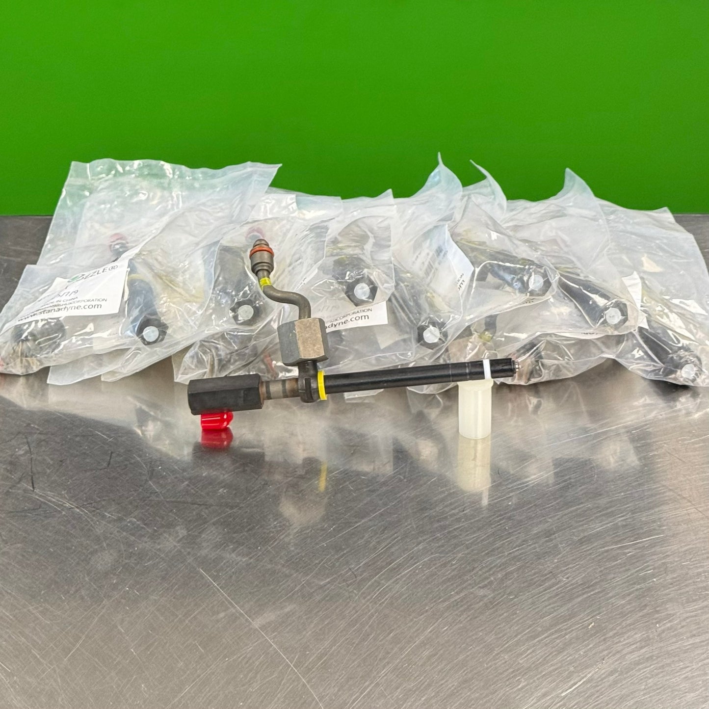 stanadyne 28303 diesel fuel injector cat 3208 marine application side view