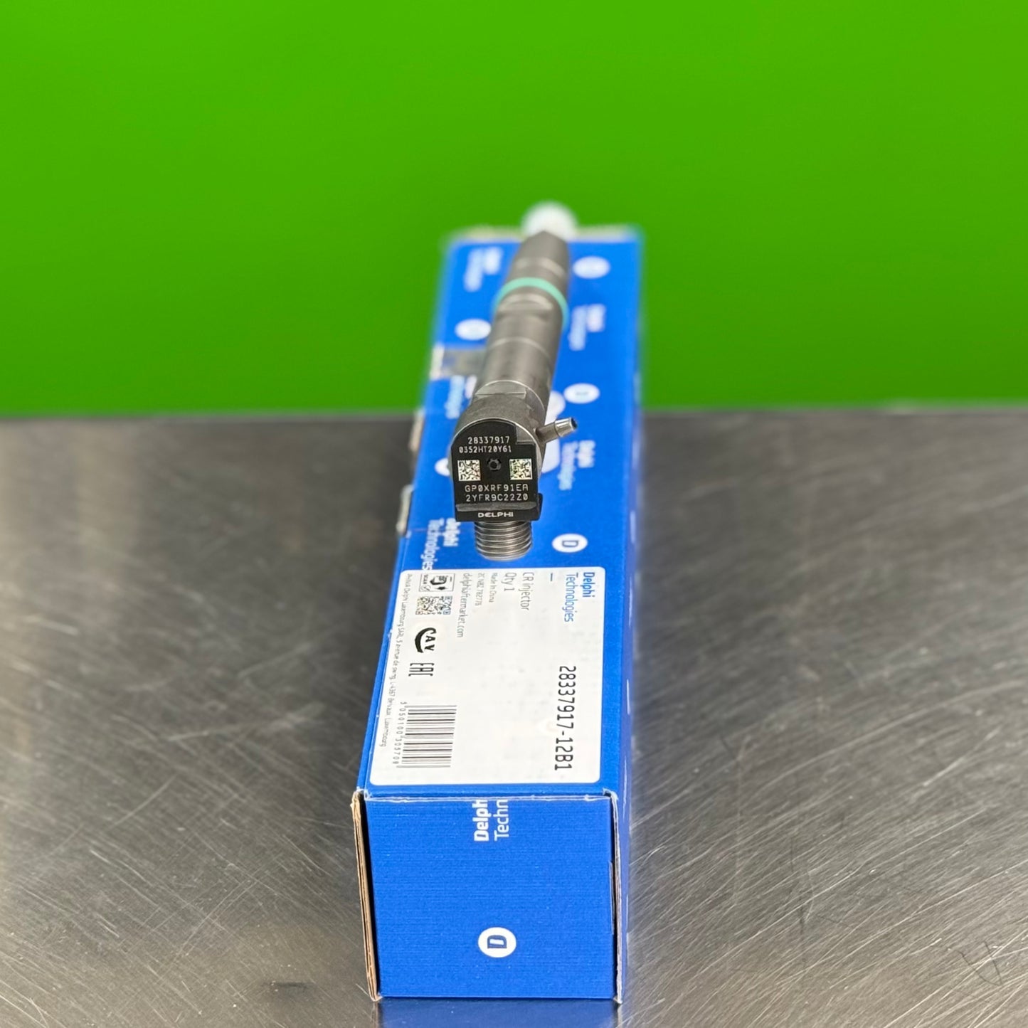28337917 delphi fuel injector angled view for doosan 2.4l dfi2.5 diesel engine