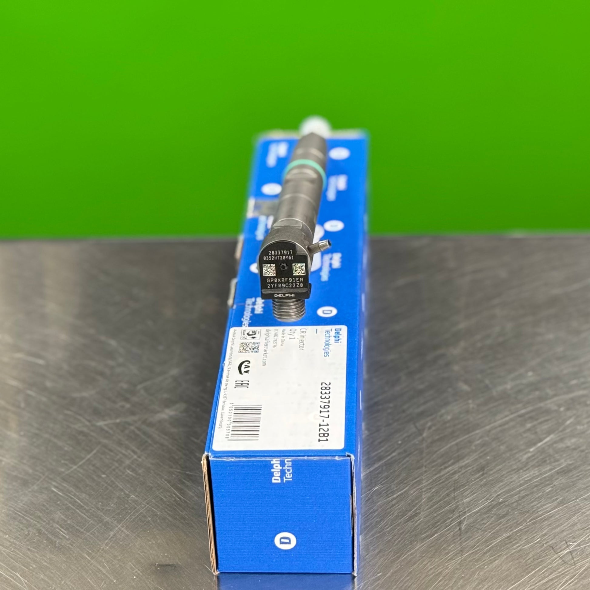 28337917 delphi fuel injector angled view for doosan 2.4l dfi2.5 diesel engine