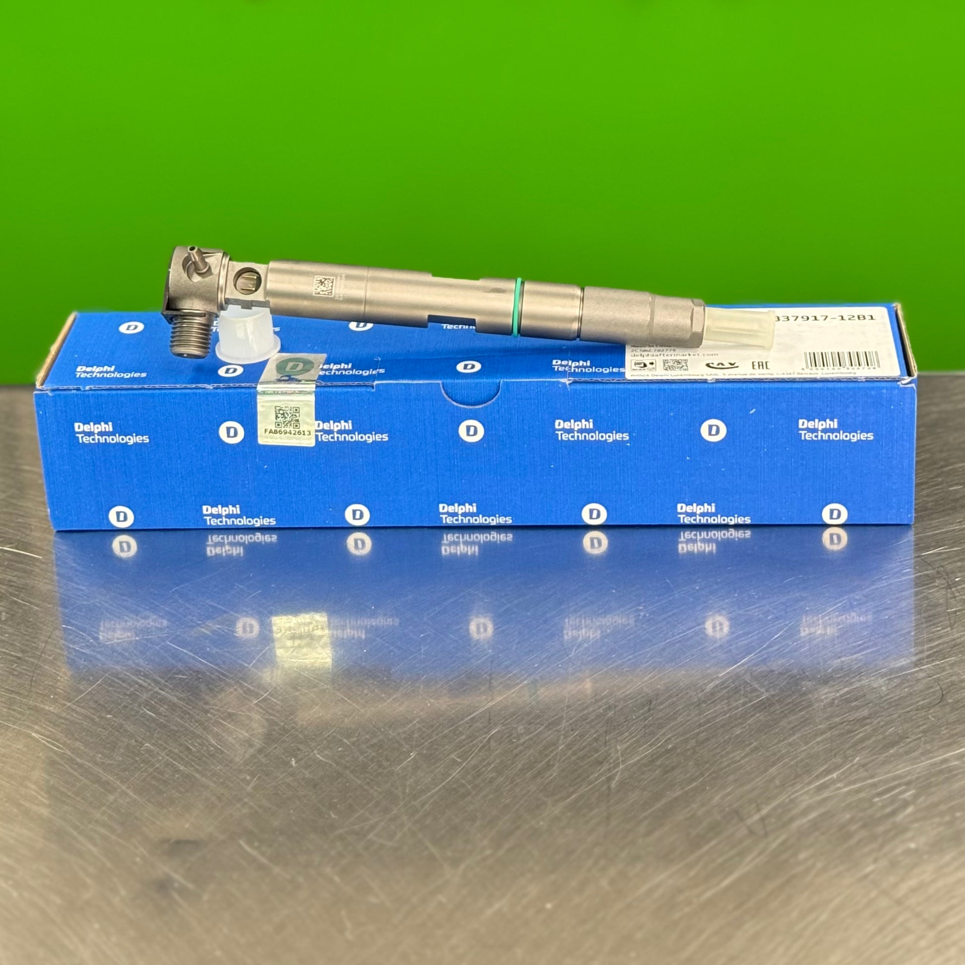 side view delphi fuel injector 28337917 for doosan 2.4l diesel engine