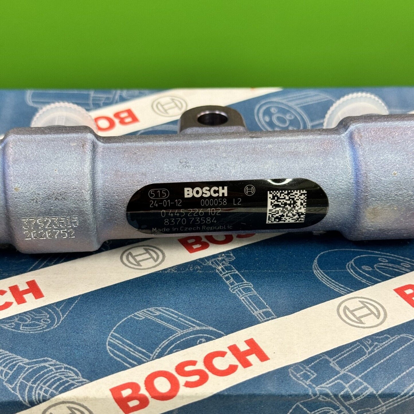 BRAND NEW GENUINE BOSCH FUEL RAIL TUBE For MASSEY FERGUSON VALTRA SISU 837073584