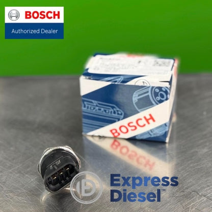 Electrical connector detail of Bosch 0281006053 fuel pressure sensor 3-pin plug
