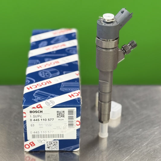 Bosch 0445110577 fuel injector for Yanmar Thermo King diesel engine front view