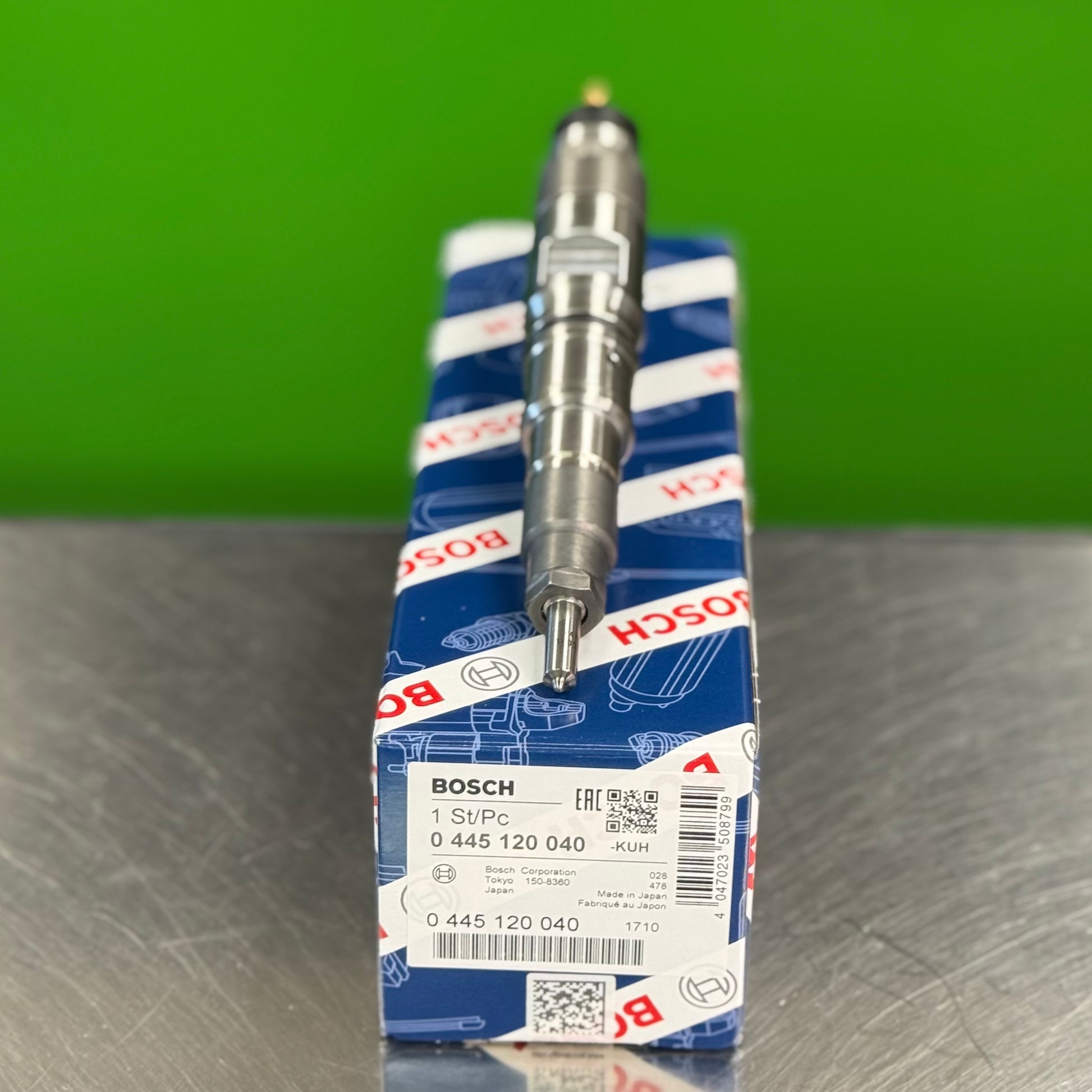 Bosch 0445120040 diesel fuel injector nozzle detail for Doosan Daewoo DL08 7.6L engine