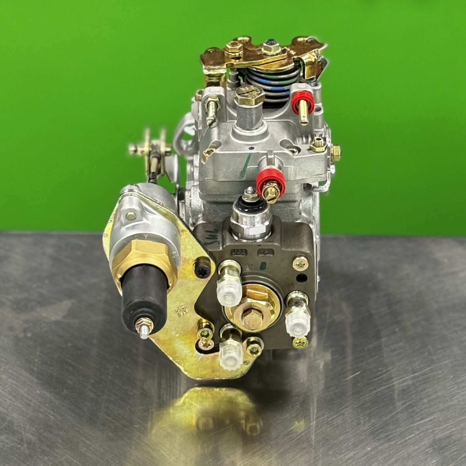 Drive end view of Bosch 0460423011 diesel injection pump