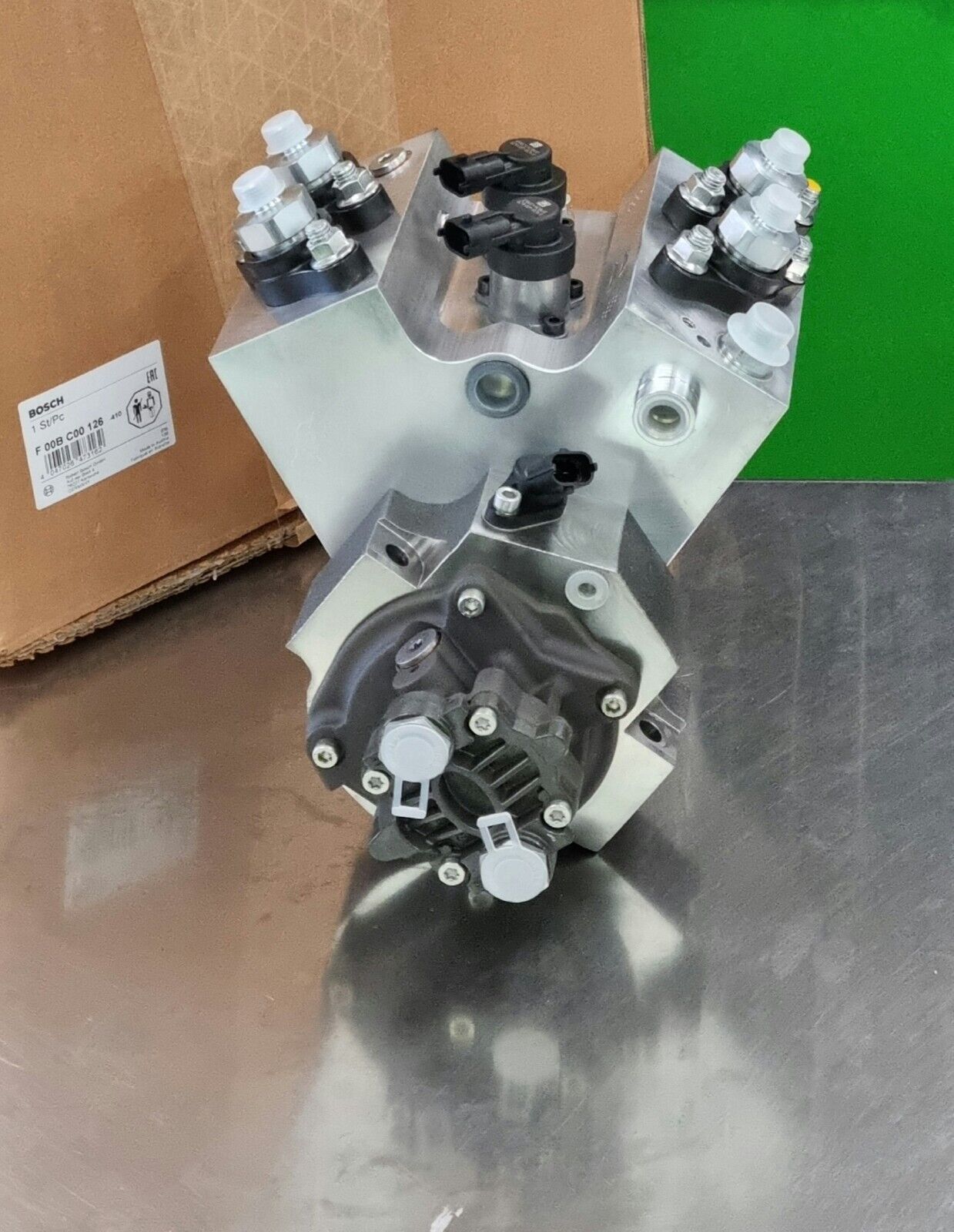 NEW BOSCH FUEL INJECTION PUMP For MAN D2842LE MARINE 51111037762 F00BC00010 /126 - Express Diesel USA