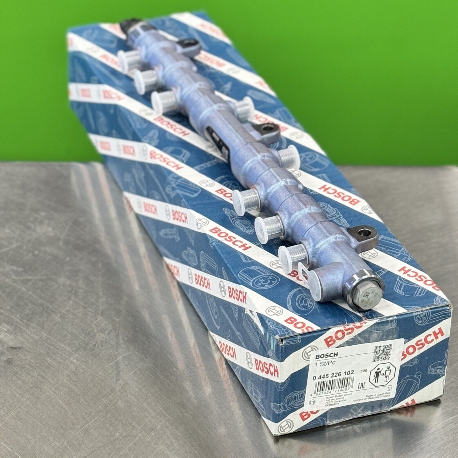 BRAND NEW GENUINE BOSCH FUEL RAIL TUBE For MASSEY FERGUSON VALTRA SISU 837073584 - Express Diesel USA