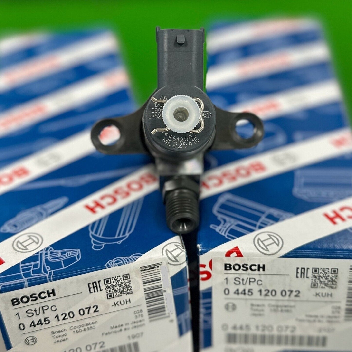 NUEVO JUEGO DE 4 INYECTORES DE COMBUSTIBLE BOSCH PARA MITSUBISHI CANTER 4M FE ME225416 1077550240 