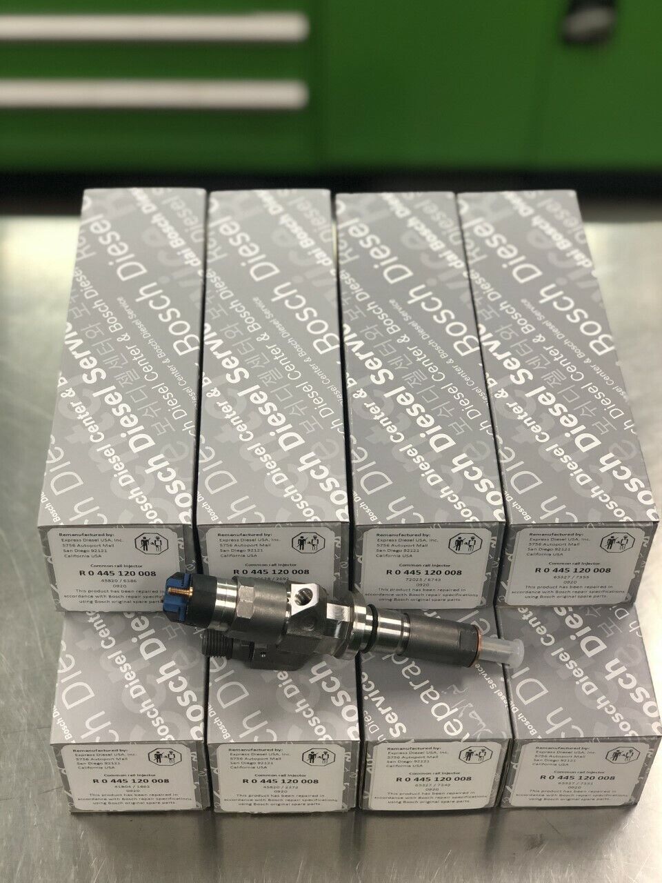 Bosch 0445120008 injector part number label and OEM identification detail