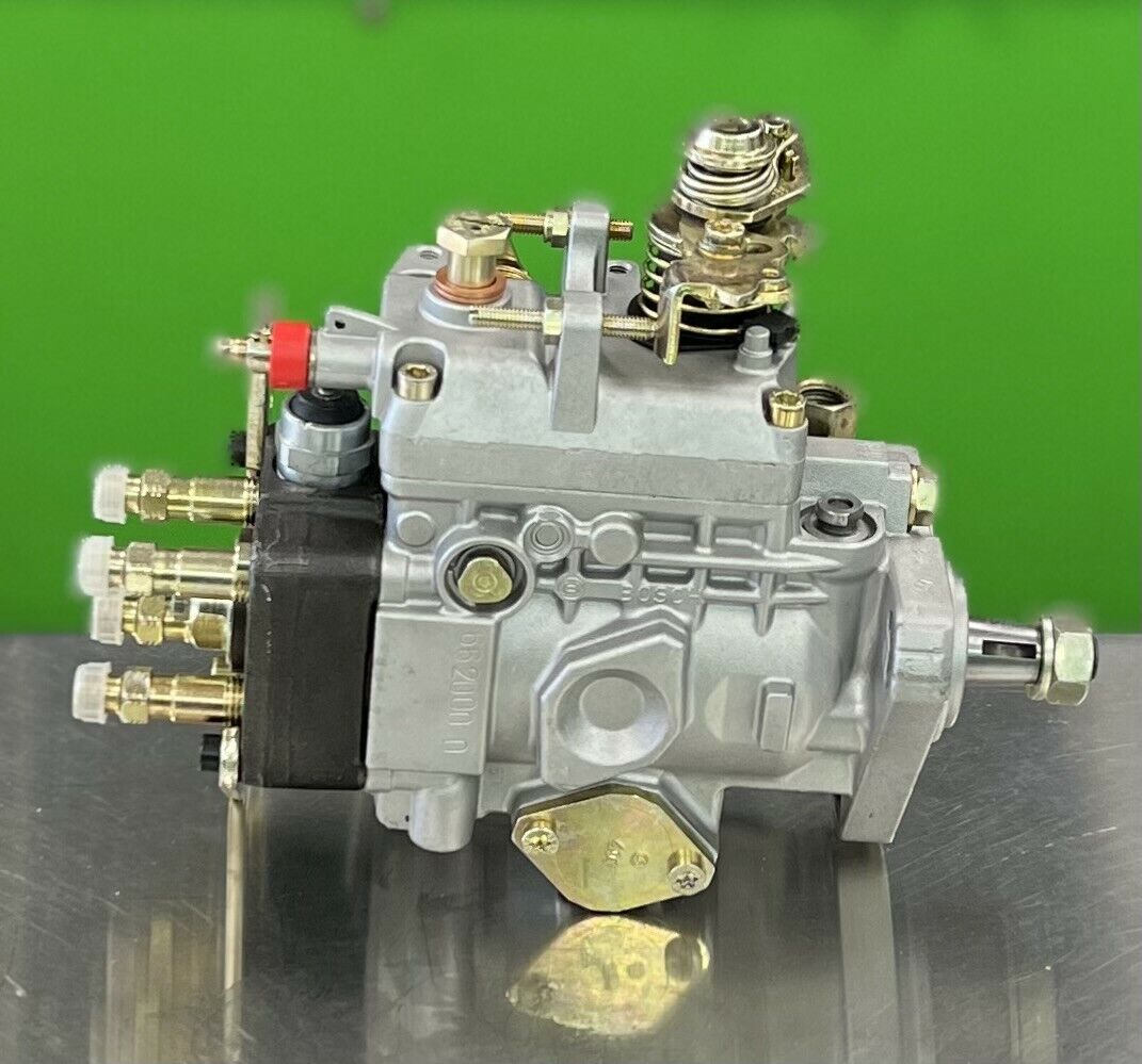 Side view of Bosch 0460424081 diesel fuel injection pump showing VE housing and mounting points