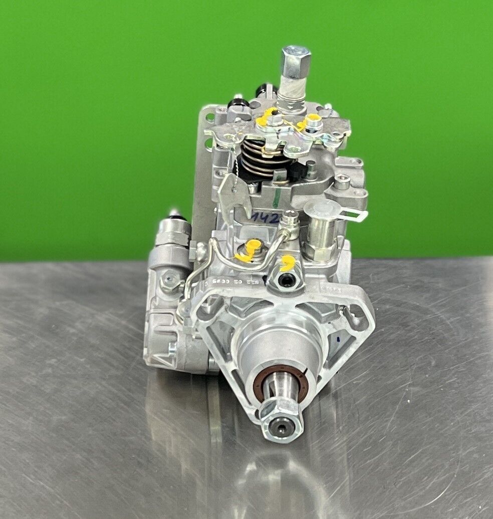 Bosch VE injection pump 0460424316 showing throttle linkage and governor mechanism detail
